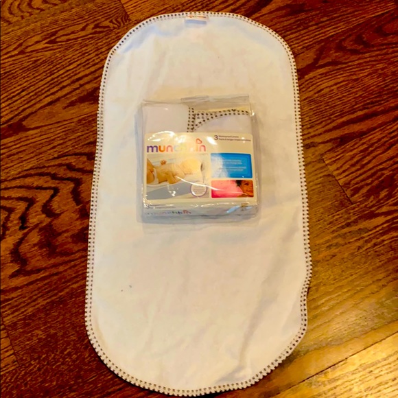 munchkin changing table